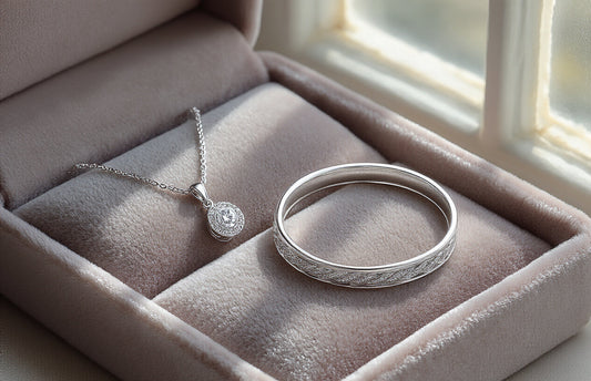 925 Sterling Silver vs. Fine Silver: Which Should You Choose?